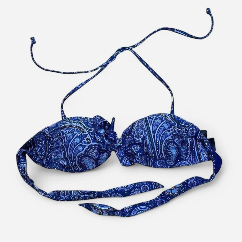 Blue paisley bikini top from H&M
